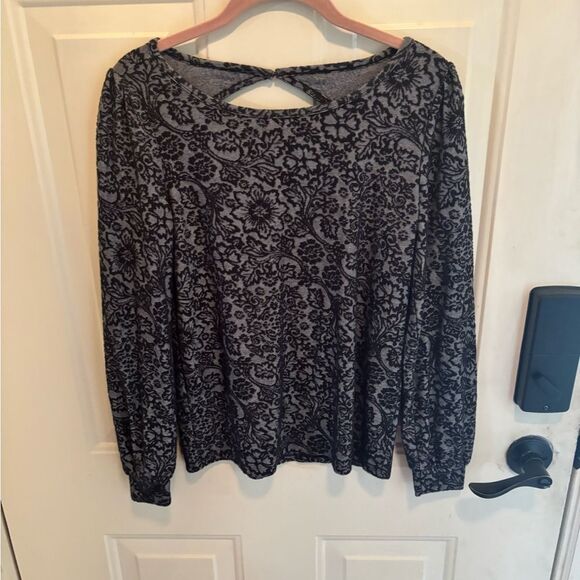 LOFT Black and Gray Patterned Blouse - Picture 2 of 4